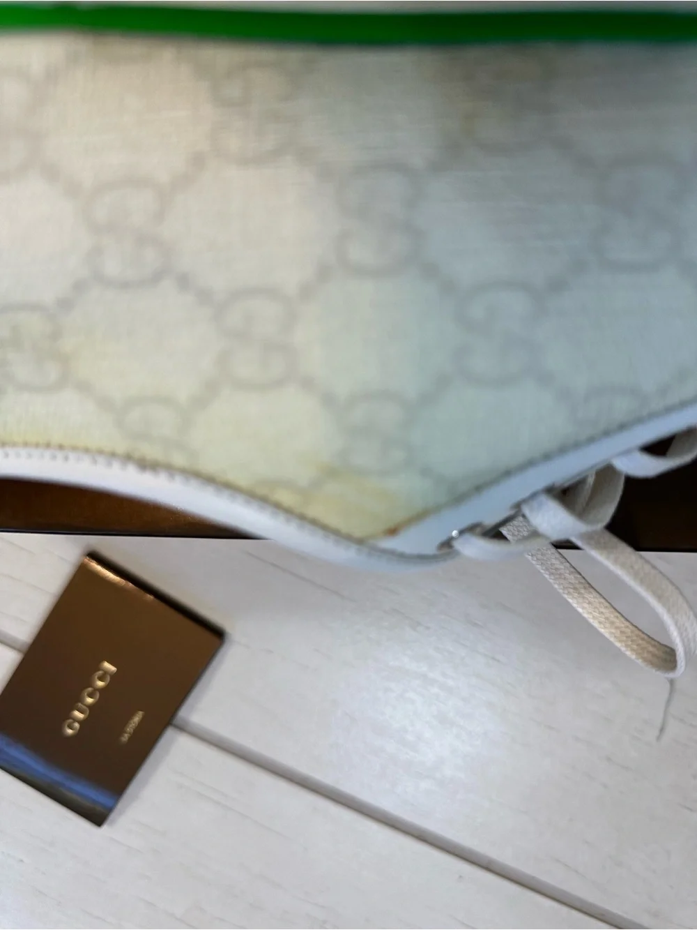 Gucci Men’s White and Green Low-Top Canvas Sneakers